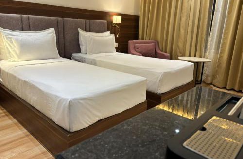 Taj Ganj Hotel | Clarks Inn Suites Agra Near Tajmahal
