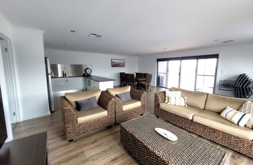 Para Wurlie Hotel | Clipper Getaway, Point Turton