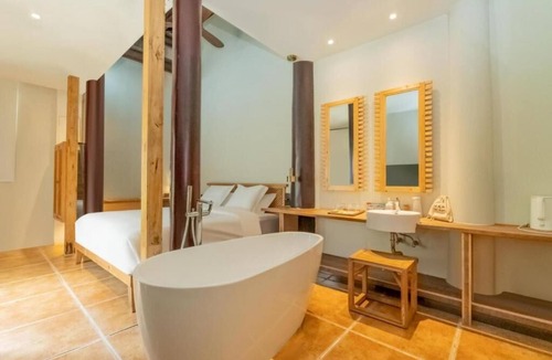 Guangling Qu Hotel | Cloud and Wind