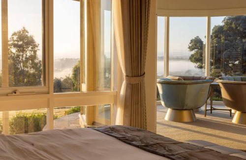 Christmas Hills House | Cloudcrest Estate | Pool, Tennis, Golf & Kangaroos