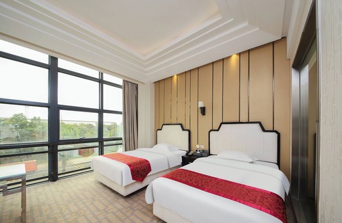 Longhua District Hotel | CloudEase International Aparthotel