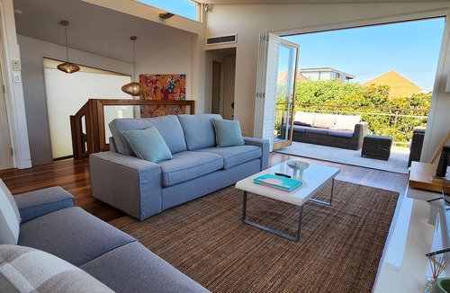 Clovelly House | Clovelly Beach House With Pool. 4 bedrooms, parking, ocean views!