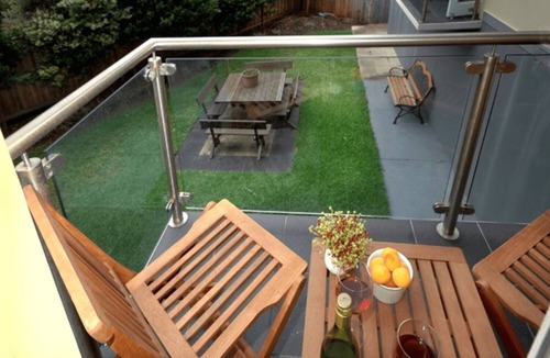 Clovelly Apartment | Clovelly- VELLY Clovelly Road - Coastal 1BR Apartment with Balcony Parking Steps from Clovelly Beach