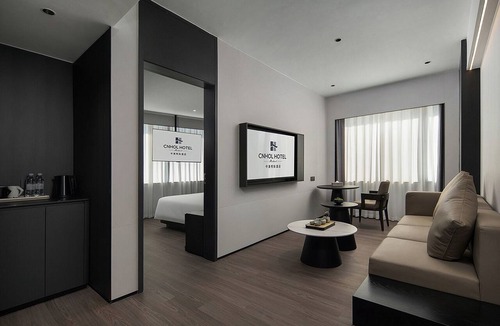 East Huanshi Road Hotel | CNHOL Radient International Hotel Guangzhou Taojin Metro Station Branch
