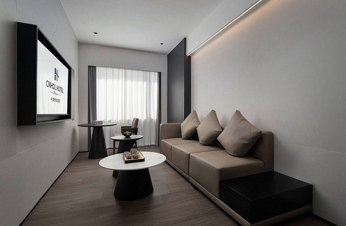 East Huanshi Road Hotel | CNHOL Radient International Hotel Guangzhou Taojin Metro Station Branch
