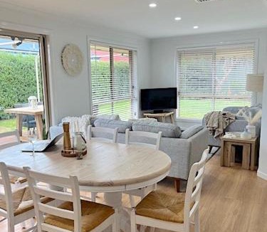 Normanville House | Coastal Calm