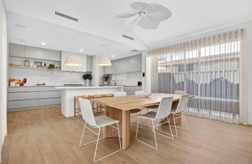 Madora Bay House | Coastal Luxe 4-Bed House in Madora Bay