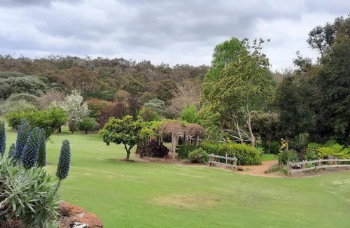 Yallingup Siding Villa | Cockatoo Lodge - Winery Retreat at Rivendell Estate