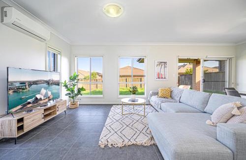 Colebee House | Colebee Family Ideal Home Supermarket Park is Nearby