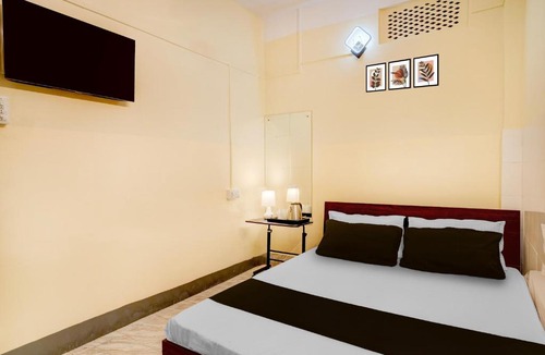 Sualkuchi Hotel | Collection O GNRC Hospital Dispur Formerly Shree Vinayak Guest House