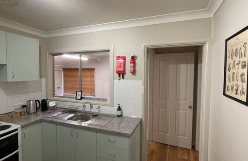 Central Mudgee House | Comfortable 2-Bedroom home “Rest Easy Mudgee”