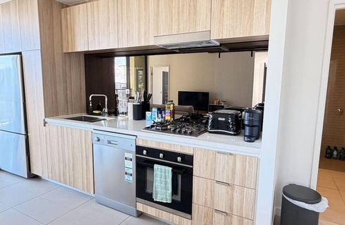 Zetland Apartment | Comfortable 2BR Apartment in Zetland | Quiet & Convenient