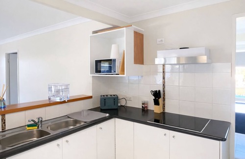 Thornlands House | Comfortable 4 Bedroom House