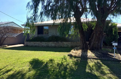 Australind House | Comfortable and charismatic large 5 Bed family home