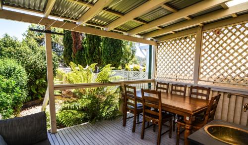 Lithgow House | Comfortable Victorian Terrace close to shops
