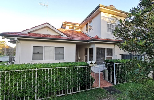 Miranda Villa | Comfy 4 Bedroms Corner House