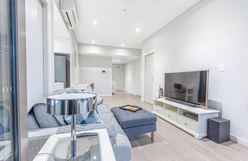 Wentworth Point Apartment | Comfy Designed 2BD w near Bennelong Bridge