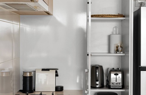Prospect Apartment | Contemporary 2BR Apartment | Heart of Prospect