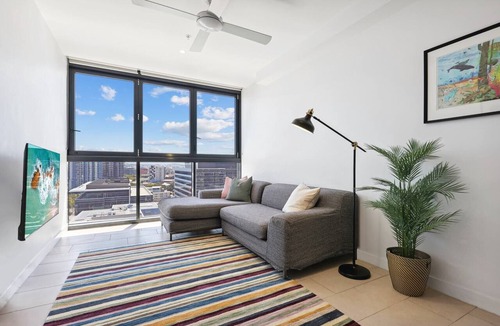 Fortitude Valley Apartment | Contemporary 1-Bed with Pool Near Brisbane River