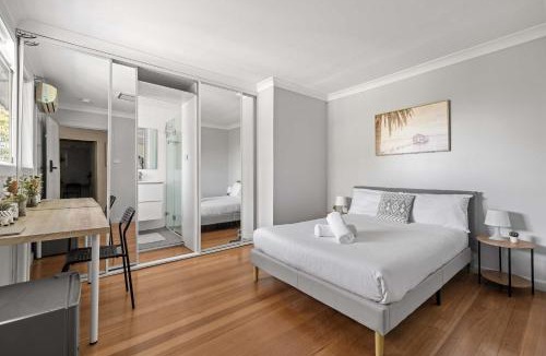 Peakhurst House | Convenient Double Ensuite Room - Peakhurst