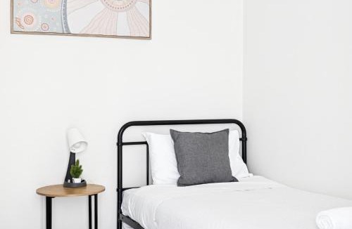 Cabramatta House | Convenient Single Stay in Heart of Cabramatta - Shared Bathroom and Kitchen