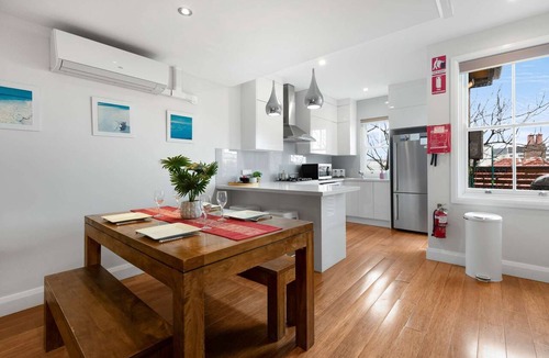 Coogee Apartment | Coogee House - footsteps from the Beach!