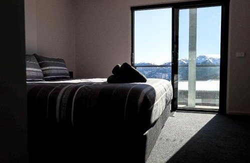 Falls Creek Hotel | Cooroona Alpine Lodge