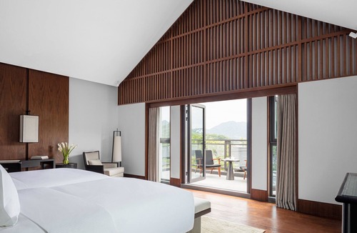 Yinzhou Hotel | Cordis Dongqian Lake Ningbo