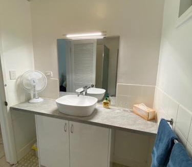 Nelly Bay Apartment | COST EFFECTIVE ISLAND ESCAPE! Studio Unit, Nelly Bay
