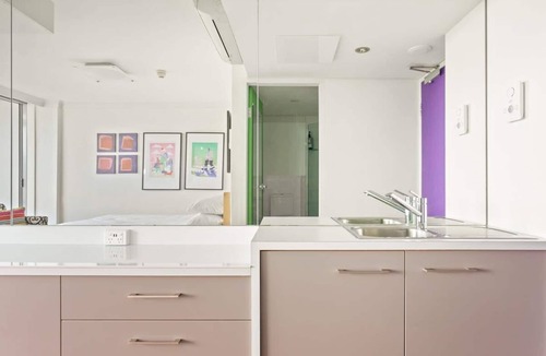 Darlinghurst Apartment | Cosy Studio with City Views
