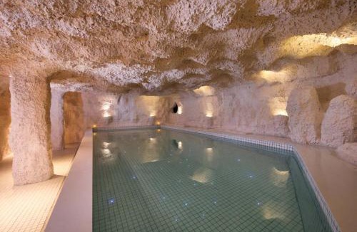 Yangshuo Hotel | Cotton Castle Designer Hotel-New Hotel, INS Cave Style,Bubble Pool,Family-friendly,Free Self-Service Laundry & Drying,Travel Guide,Book Tickets, Scooter& English Customer Service