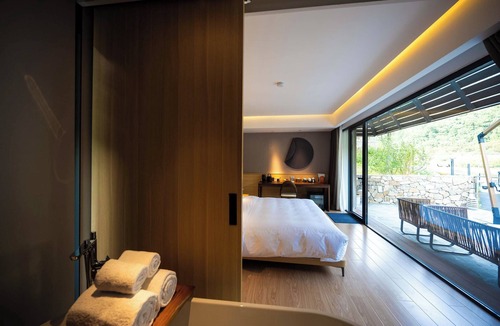 Hanzhong Hotel | Country Retreats Shaanxi Foping