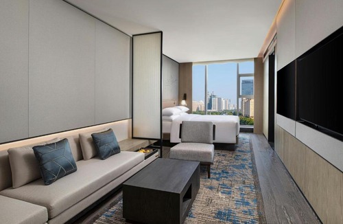 Luolong Hotel | Courtyard by Marriott Luoyang