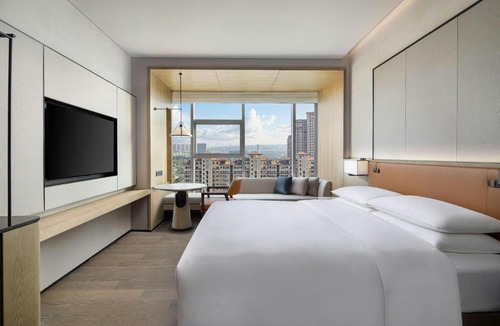 Luolong Hotel | Courtyard by Marriott Luoyang