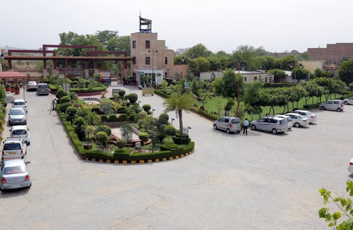Vrindavan Apartment | Cozy 1-bedroom with WiFi and AC in charming Vrindavan