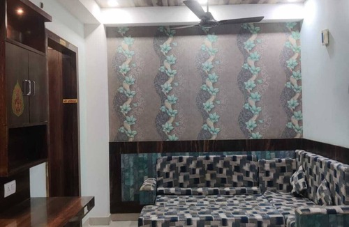 Vrindavan Apartment | Cozy 1-bedroom with WiFi and AC in charming Vrindavan
