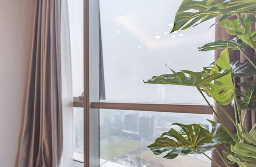 Wuzhong Condo | Cozy 2-bedroom / 5 Star Hotel Service / Lake Front / Close to all Locations !!