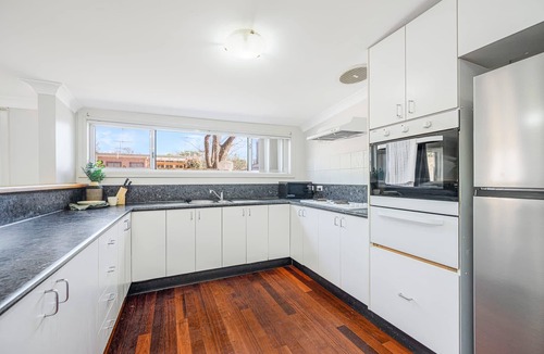 Balmain House | Cozy 5 BR Family Home in Balmain 4KM CBD