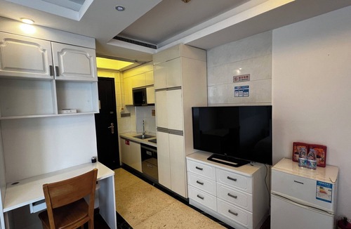 Yuexiu Apartment | Cozy and Convenient apartment in the heart of GuangZhou with WiFi and AC