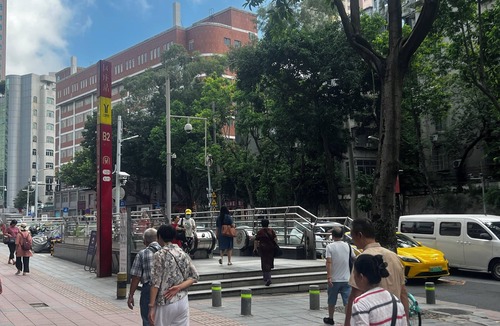 Yuexiu Apartment | Cozy and Convenient apartment in the heart of GuangZhou with WiFi and AC