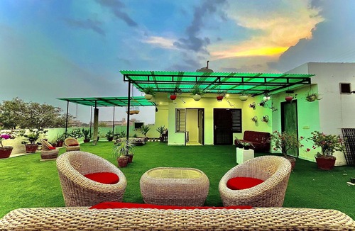 Taj Ganj Bed & Breakfast | Cozy Bed and Breakfast- 9 min walk from Taj Mahal