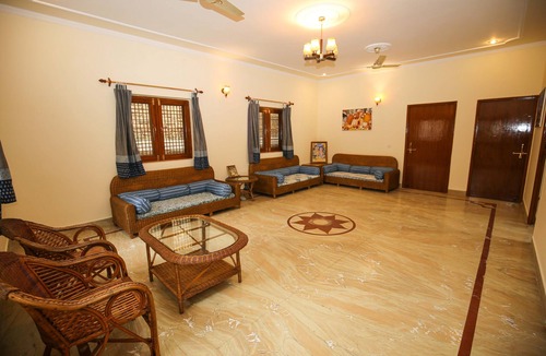 Vrindavan House | Cozy Home Stay in Vrindavan right behind Iskcon temple with modern facilities.