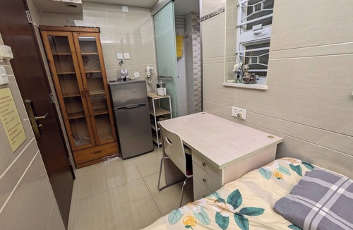 Prince Edward Hotel | Cozy hostel 2 pax, airport 30mins, 2mins Mongkok MTR,many tourist spots nearby.