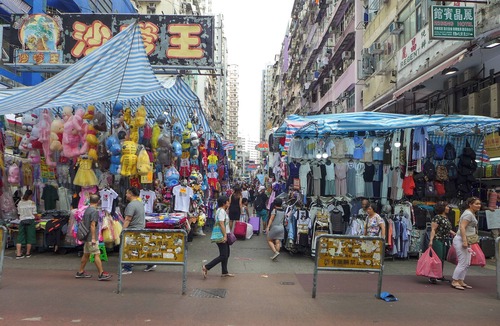 Prince Edward Hotel | Cozy hostel 2 pax, airport 30mins, 2mins Mongkok MTR,many tourist spots nearby.