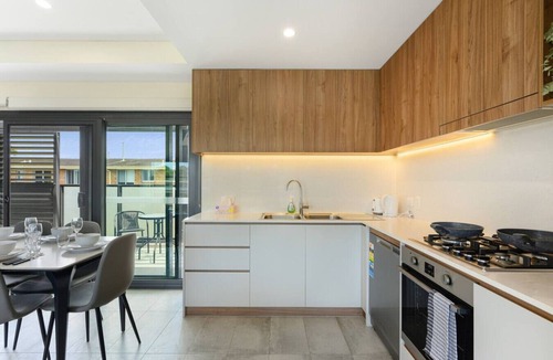 Marrickville Apartment | Cozy Marrickville 2BR | 10 Min Walk to Train