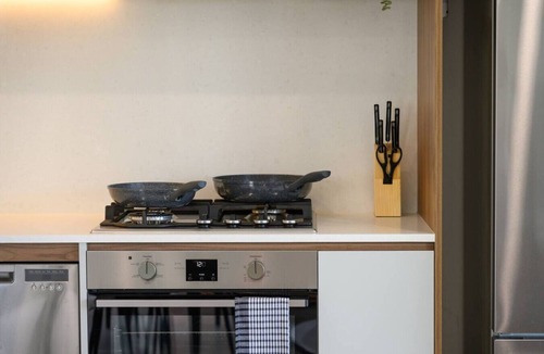 Marrickville Apartment | Cozy Marrickville 2BR | 10 Min Walk to Train