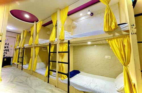 Agra House | COZY NEST Homestay & Rooftop Cafe