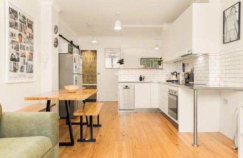 Woolloomooloo Apartment | Cozy Open-Plan Studio With Pool Access Near Wharf