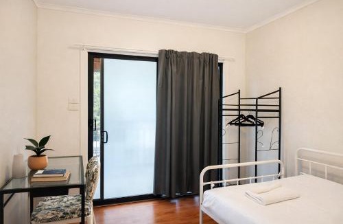 Bankstown House | Cozy Private Single Room in Bankstown - Near Transport & Shops - Shared Bathroom