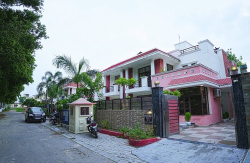 Mohangarh Villa | Cozy Retreat I Free Breakfast | Near Centrum Hotel